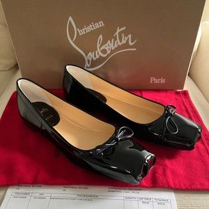 Authentic NEVER WORN Christian Louboutin black patent ballet flat